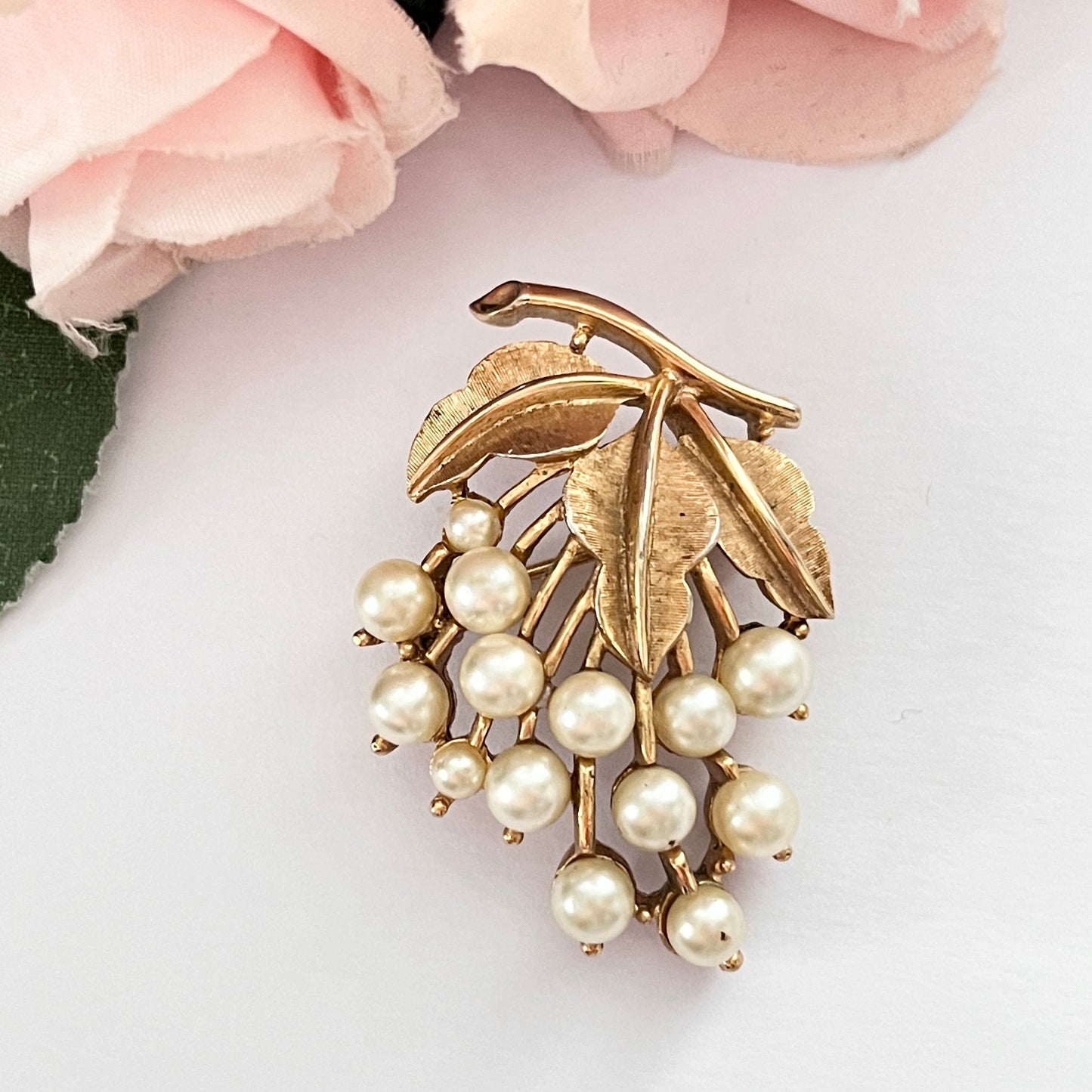 1960s Trifari Brushed Gold Plated Faux Pearl Brooch