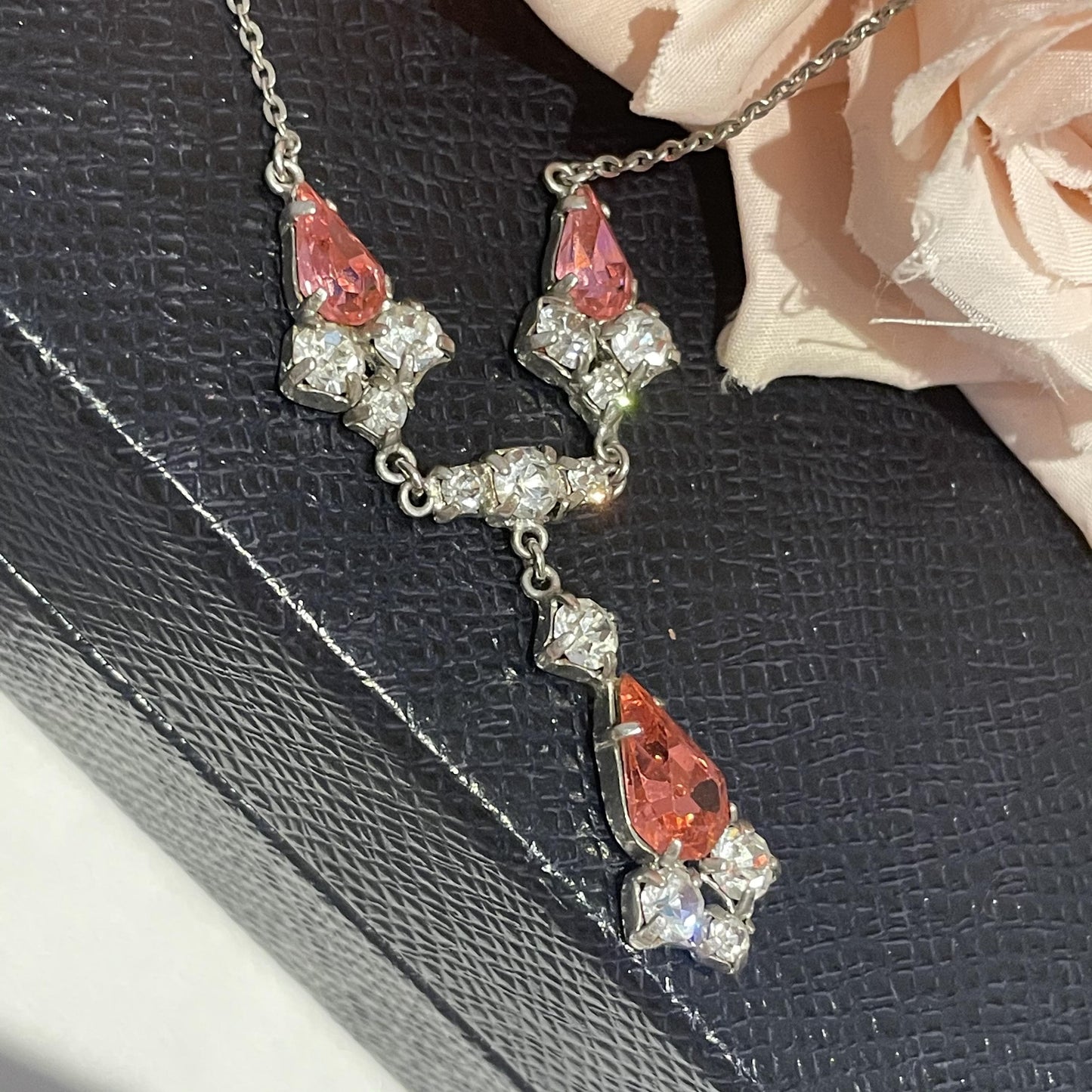 Pretty 1920s Art Deco Sparkly Pink And Silver Necklace