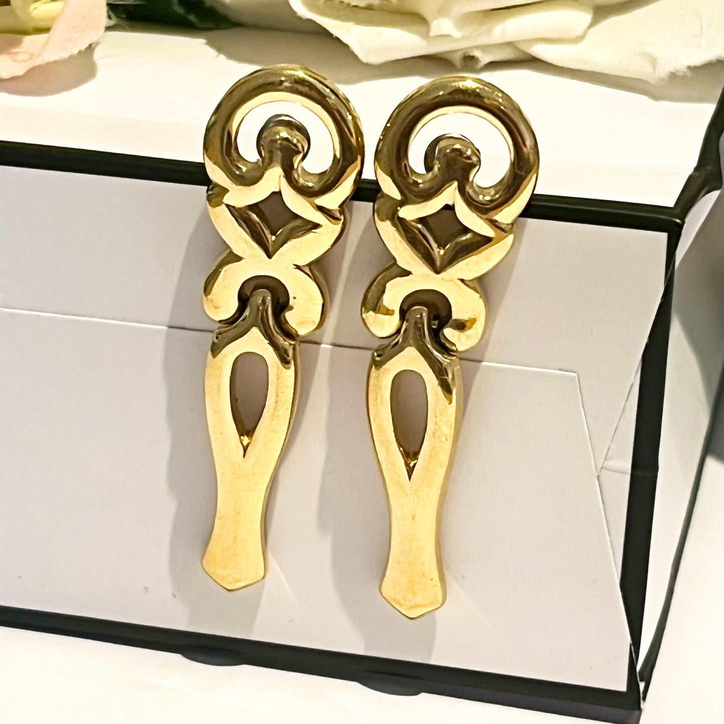 1980s Bergdorf Goodman Gold Plated Dangly Pierced Earrings