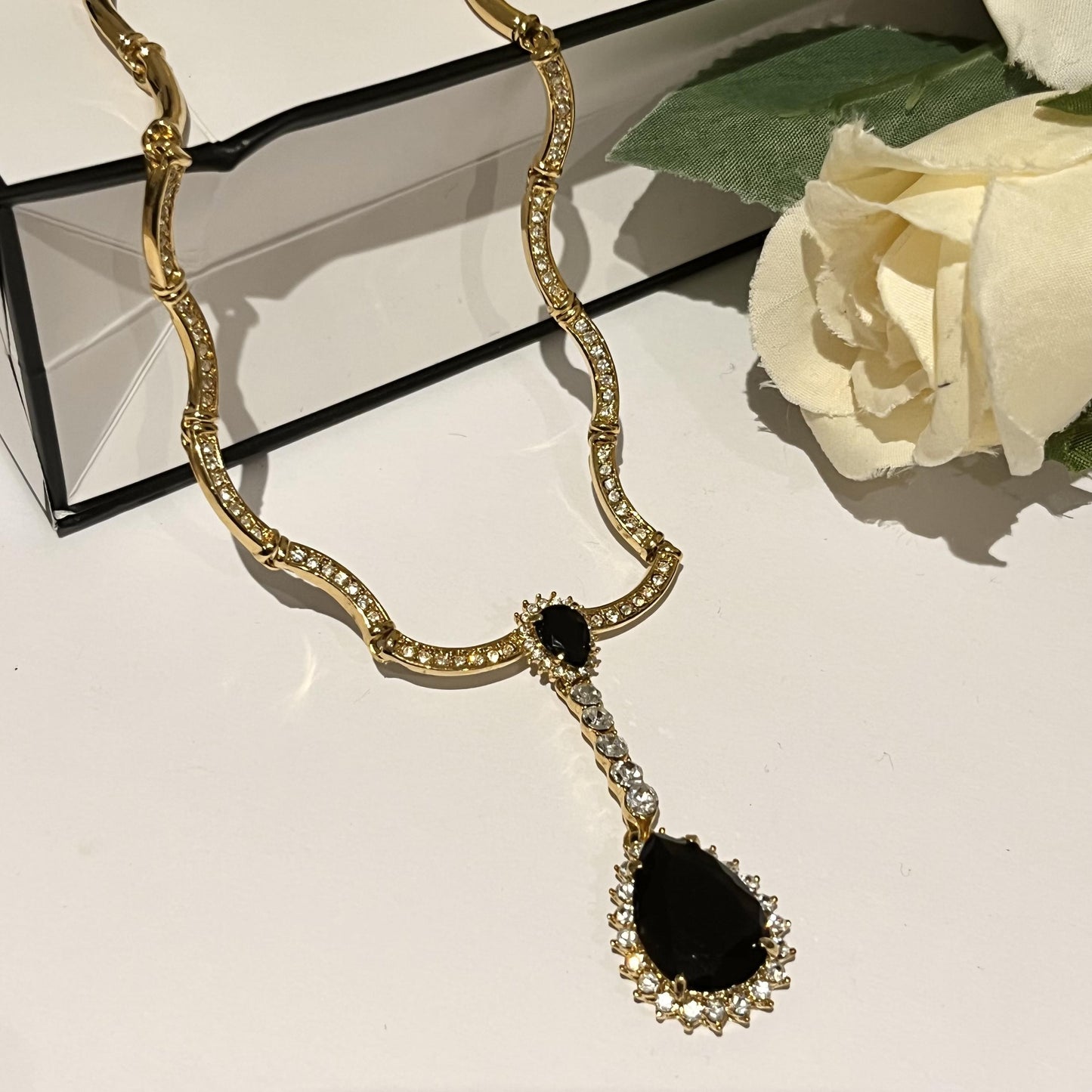 1980s Black Diamanté Sparkly Gold Plated Drop Pendant Necklace