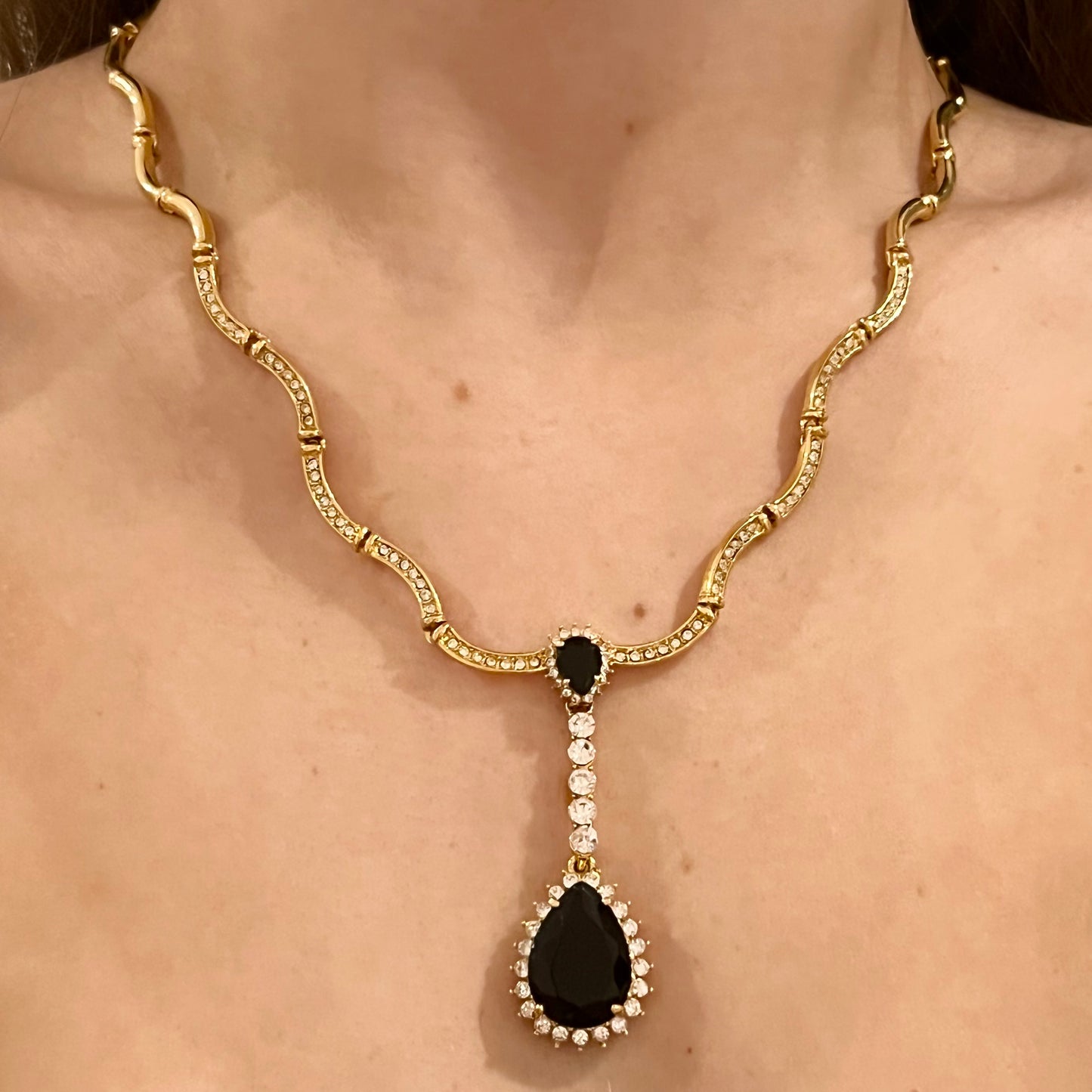1980s Black Diamanté Sparkly Gold Plated Drop Pendant Necklace