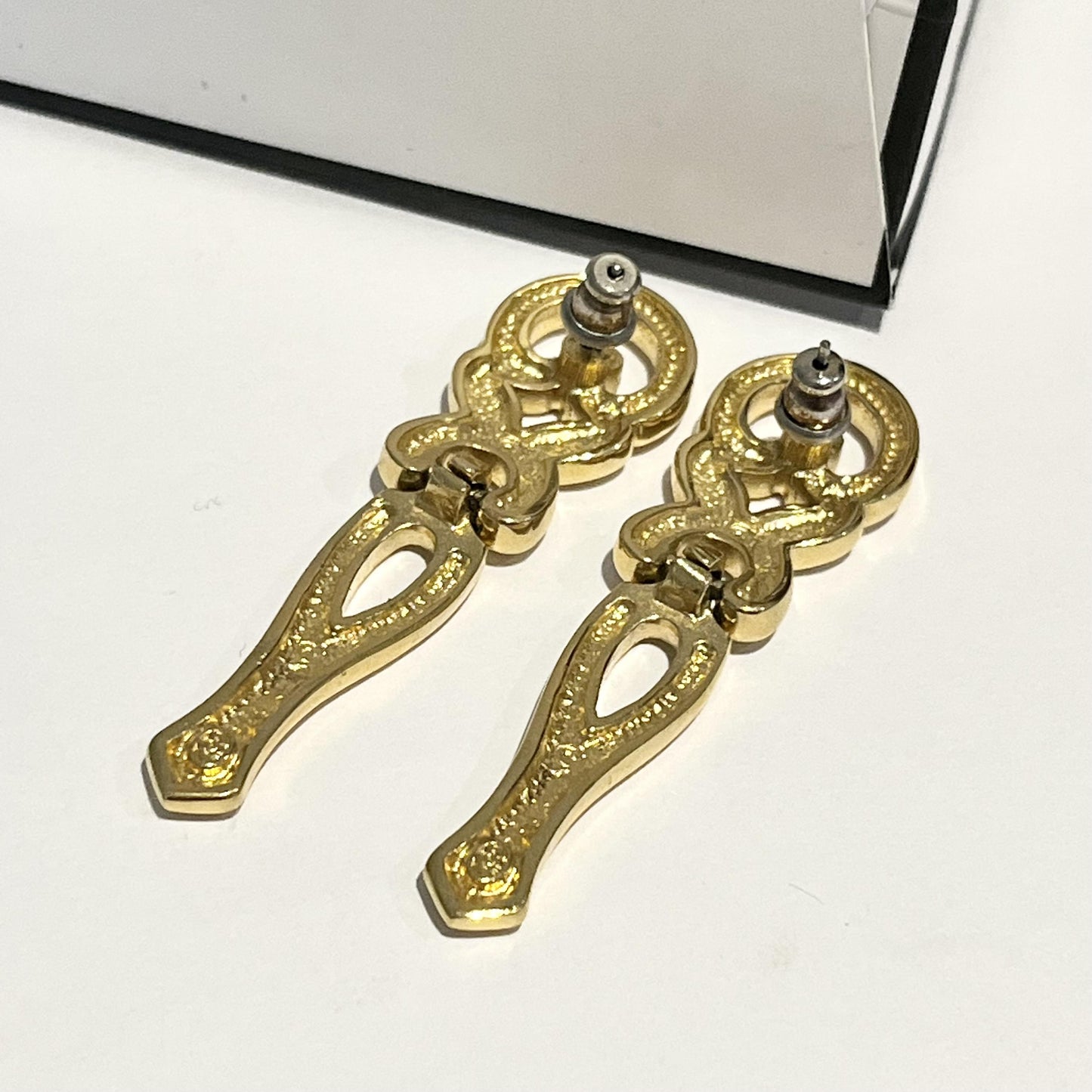 1980s Bergdorf Goodman Gold Plated Dangly Pierced Earrings