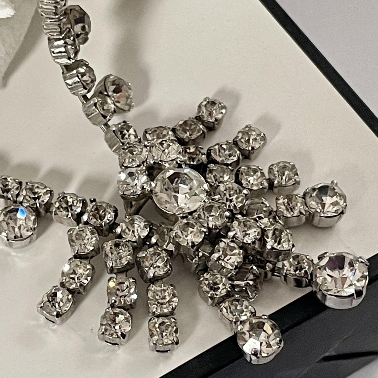 Sparkly 1950s Silver Toned Statement Necklace