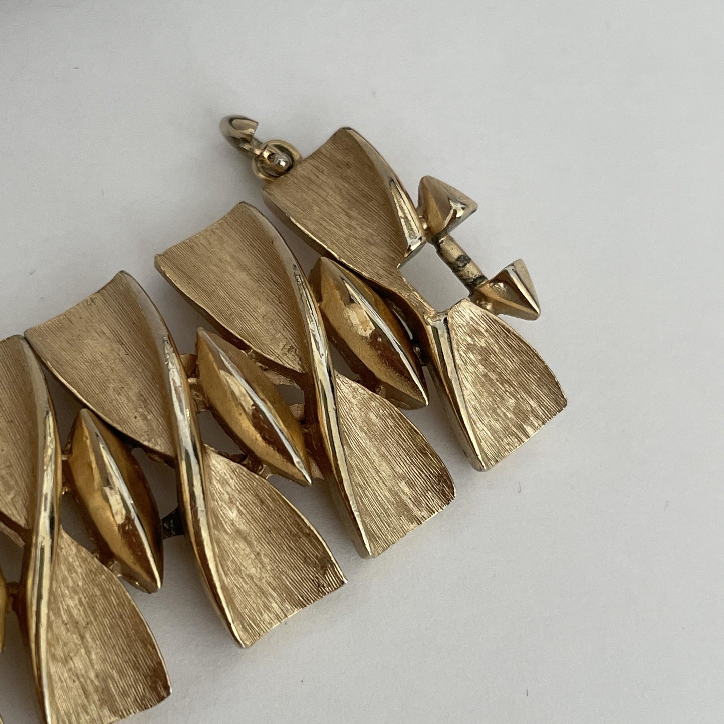 1960s Trifari Brutalist Brushed Gold Tone Bracelet