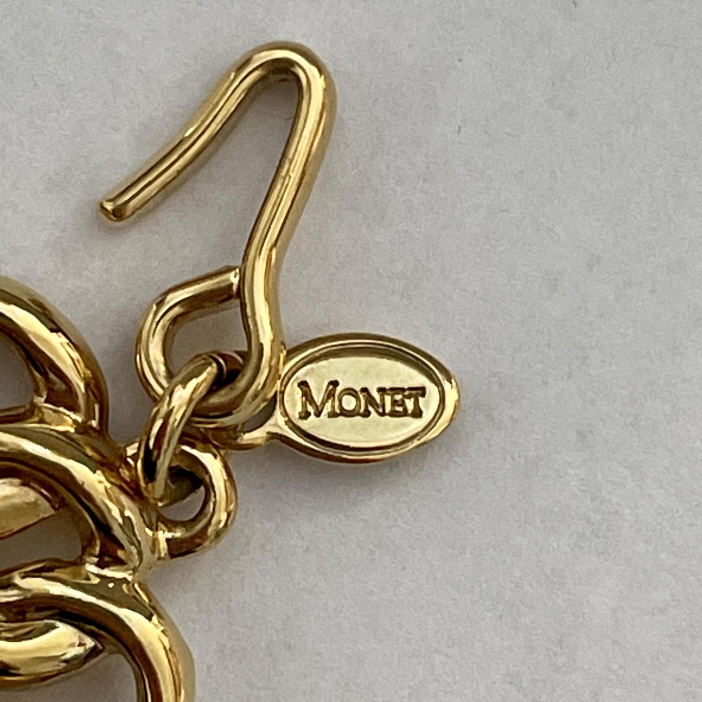 1980s Monet Dangly Pendant Gold Plated Collar Necklace