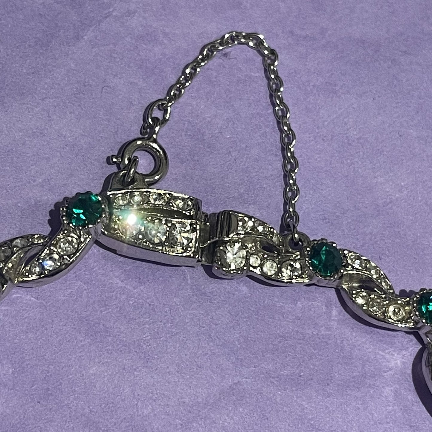 1940s Rhodium Plated Sparkly Emerald Green Diamanté Bracelet