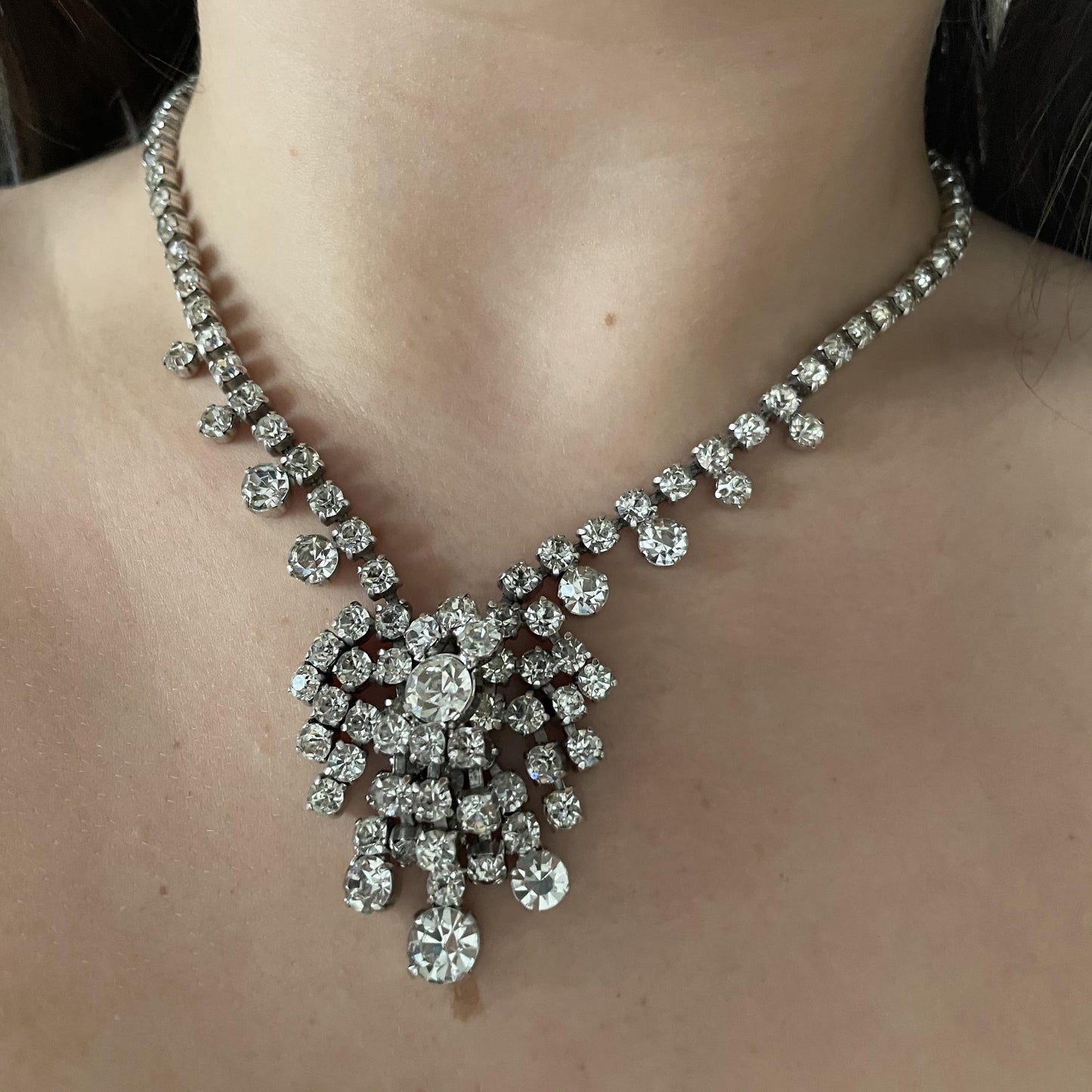 Sparkly 1950s Silver Toned Statement Necklace