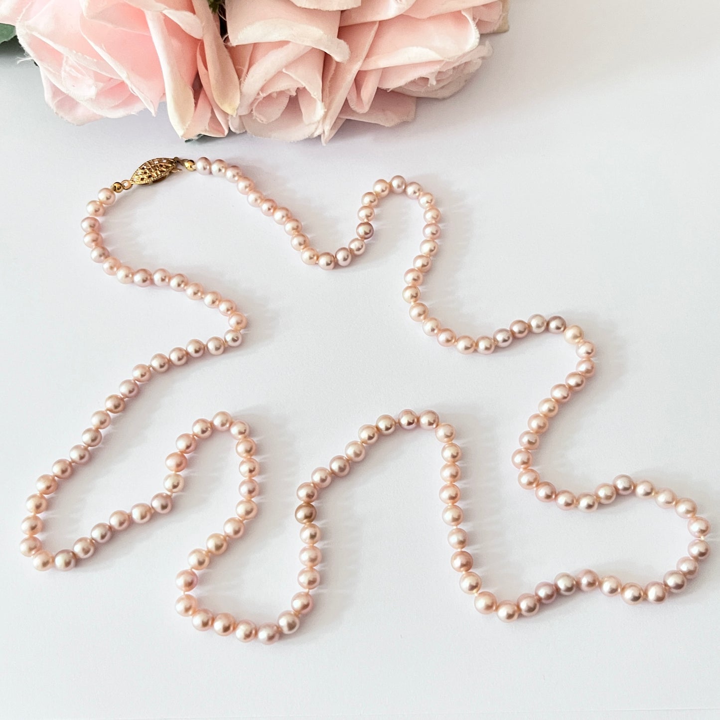 1950s Pink Cultured Pearl Gold Plated Clasp Necklace