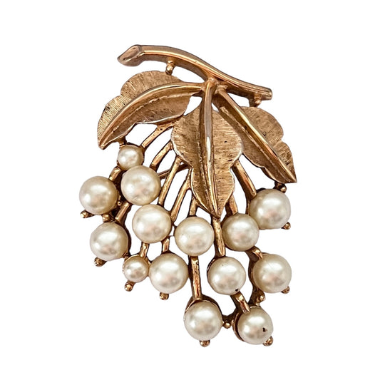 1960s Trifari Brushed Gold Plated Faux Pearl Brooch