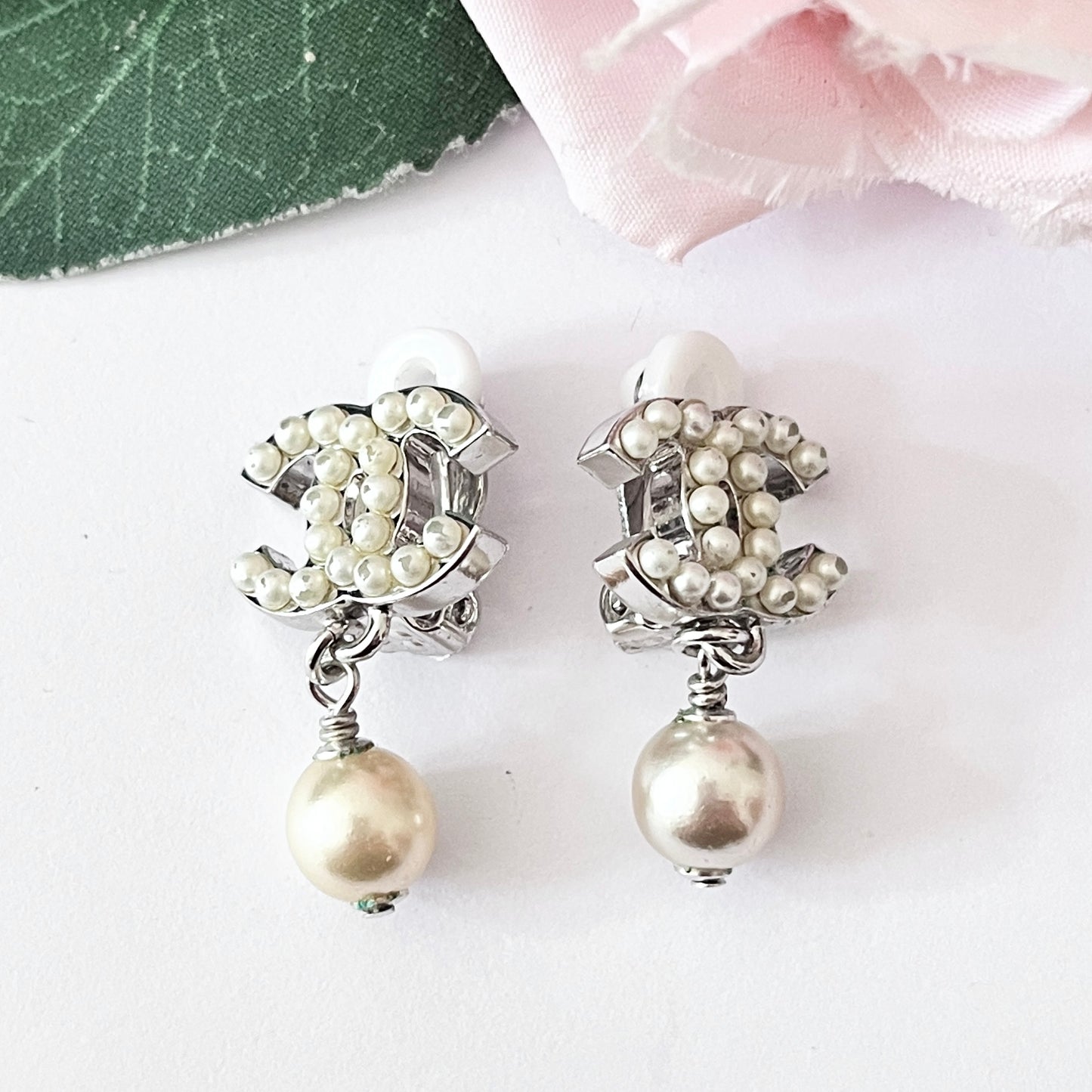 2006 Chanel Silver Dangly Faux Pearl Clip On Earrings