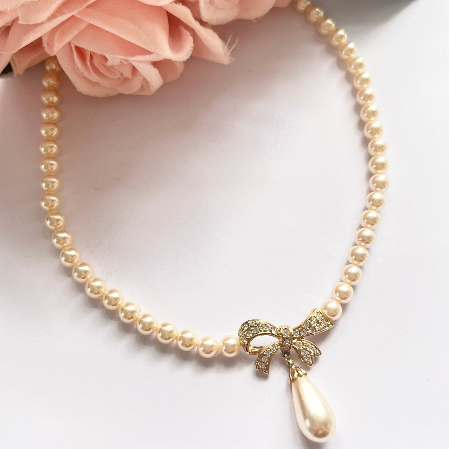 1980s Faux Pearl and Diamanté Gold Plated Bow Necklace