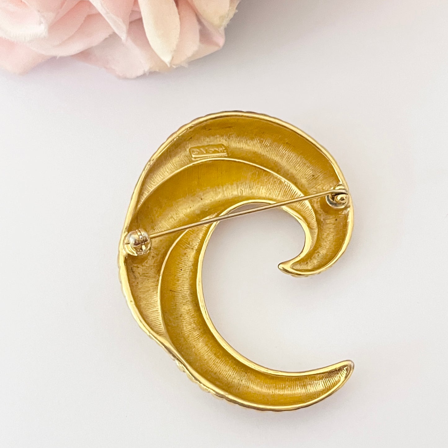 1980s Monet Gold Plated Statement Brooch