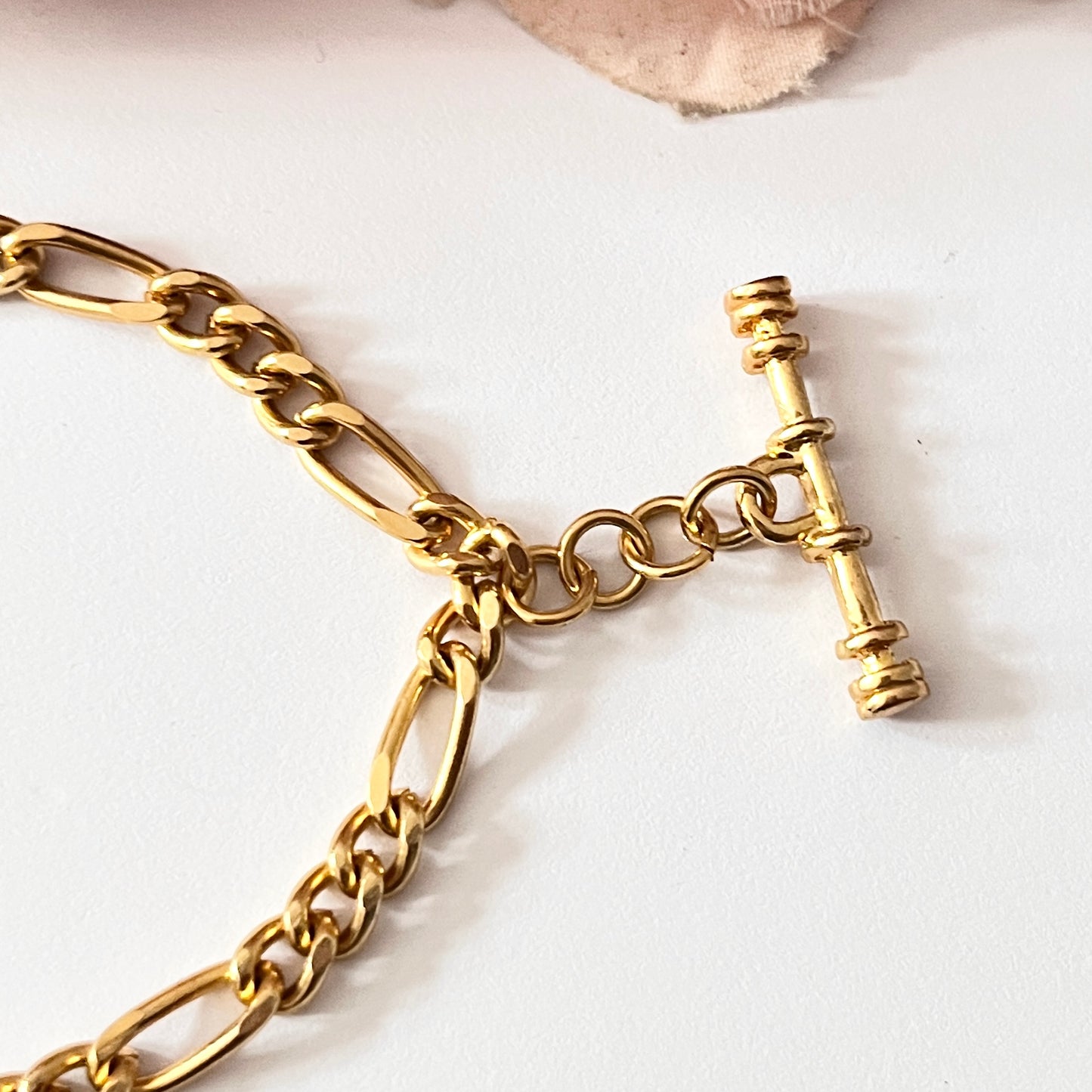 1980s Gold Plated T-Bar Chain Bracelet