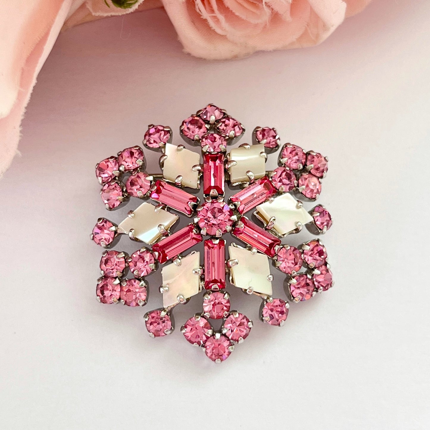 1940s Pretty Pink Mother Of Pearl Star Brooch