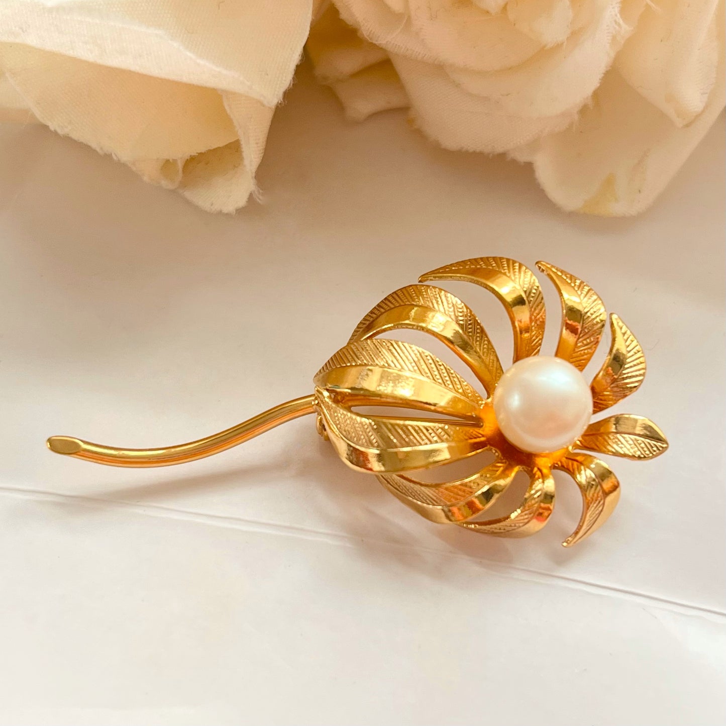 1980s Gold Plated Flower Faux Pearl Brooch