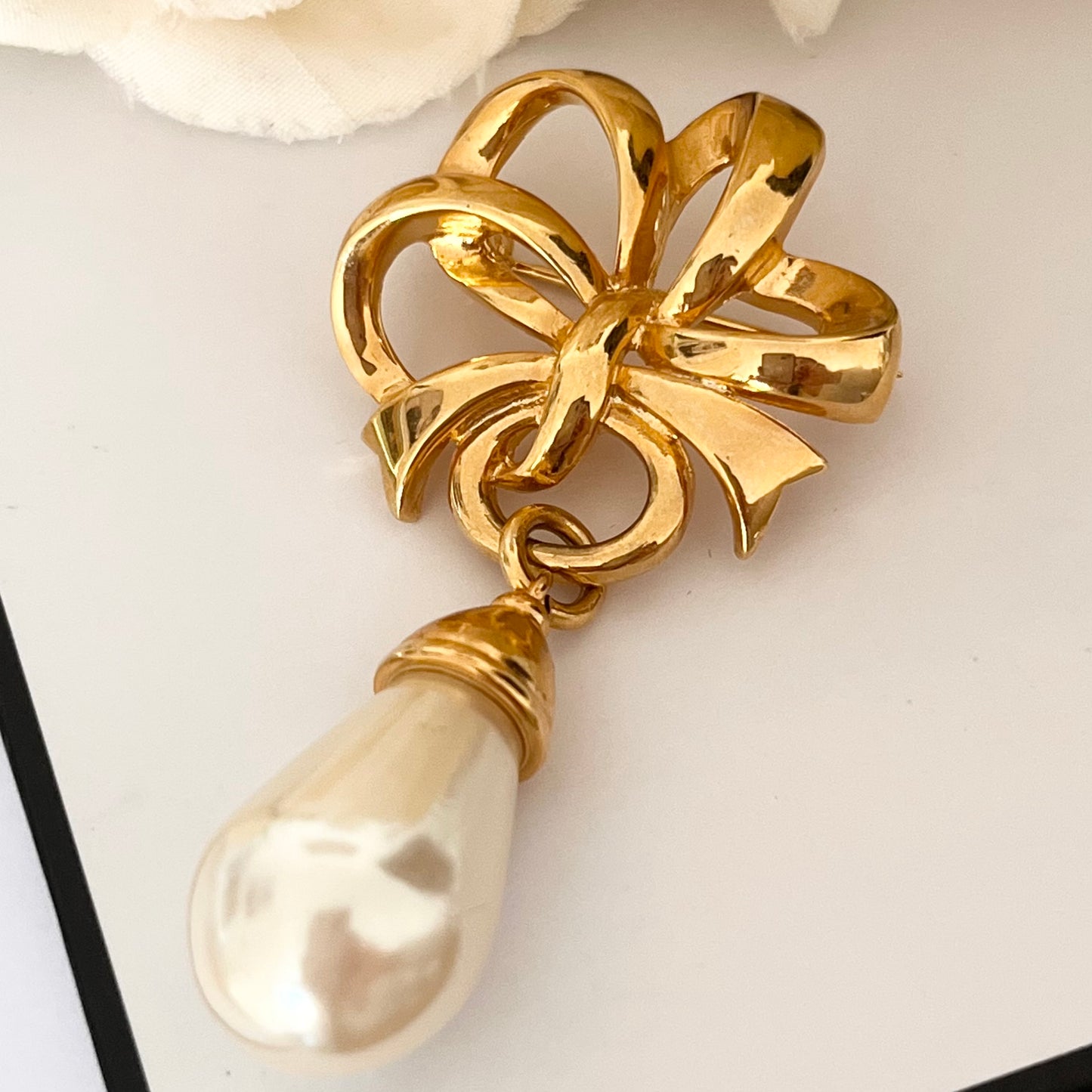 1980s Gold Plated Dangly Faux Pearl Brooch