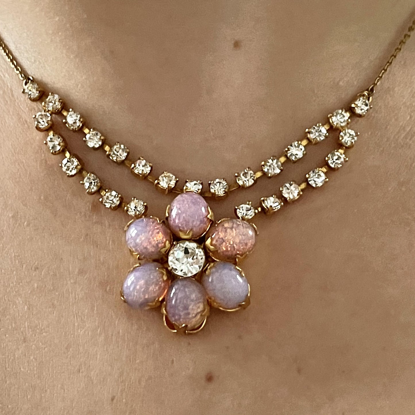 1920s Pretty Pink Fire Opal Glass Flower Necklace