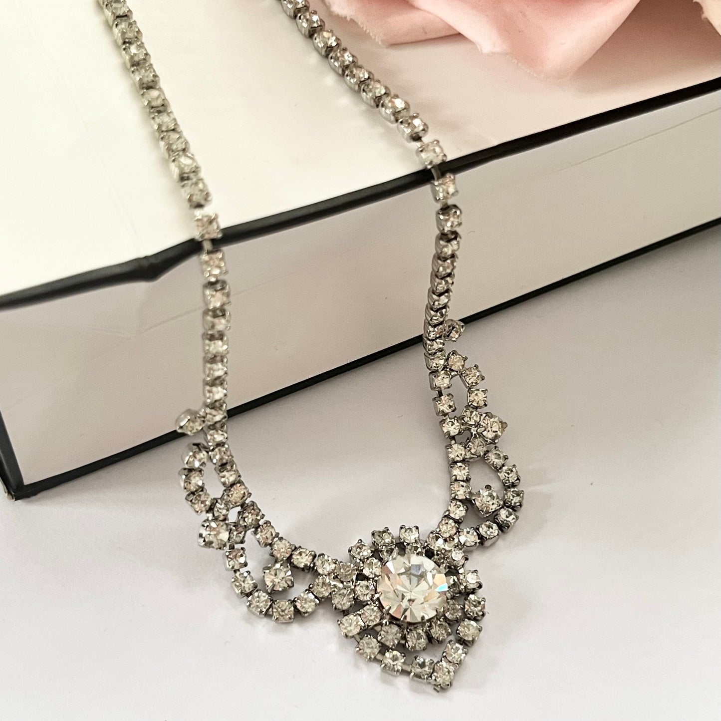 1950s Beautiful Sparkly Silver Tone Statement Necklace